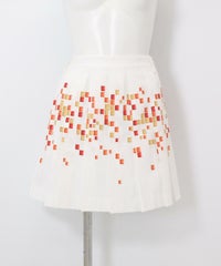 モザイク柄通気撥水スカート(ホワイト×レッド）