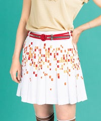 モデル着用画像（ホワイト×レッド）