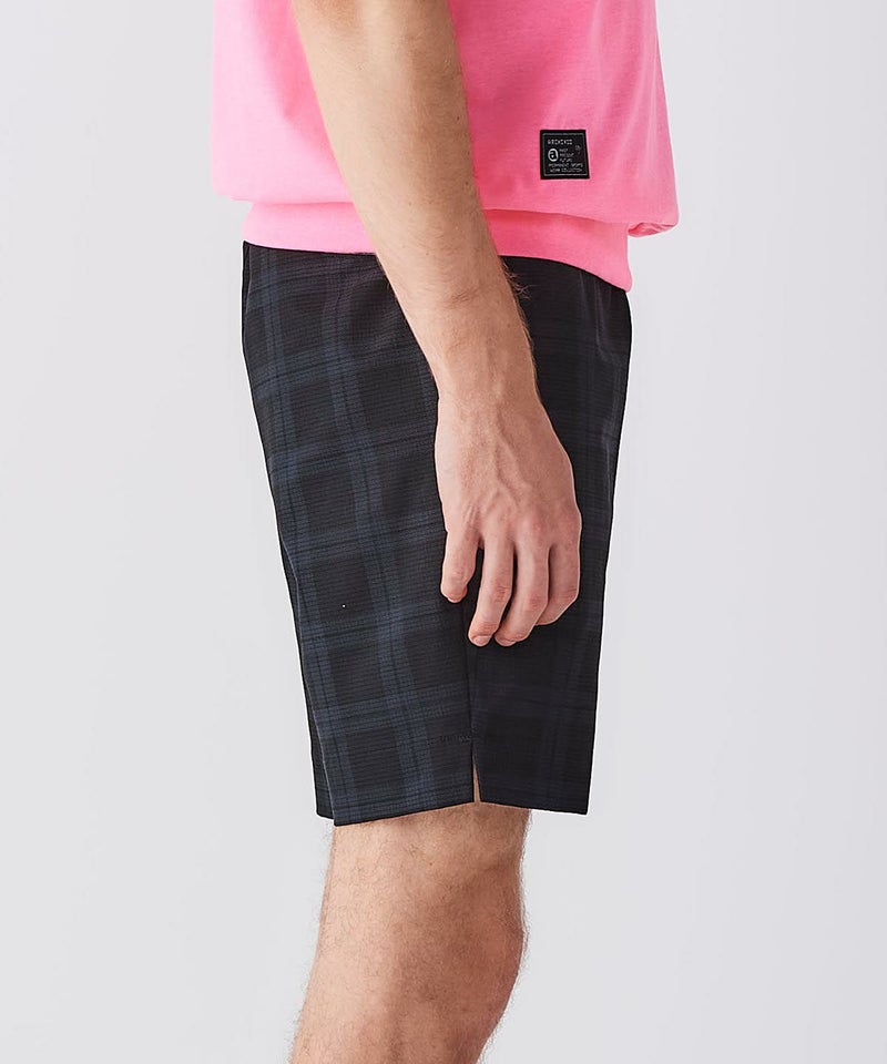 モデル着用画像（ブラック）