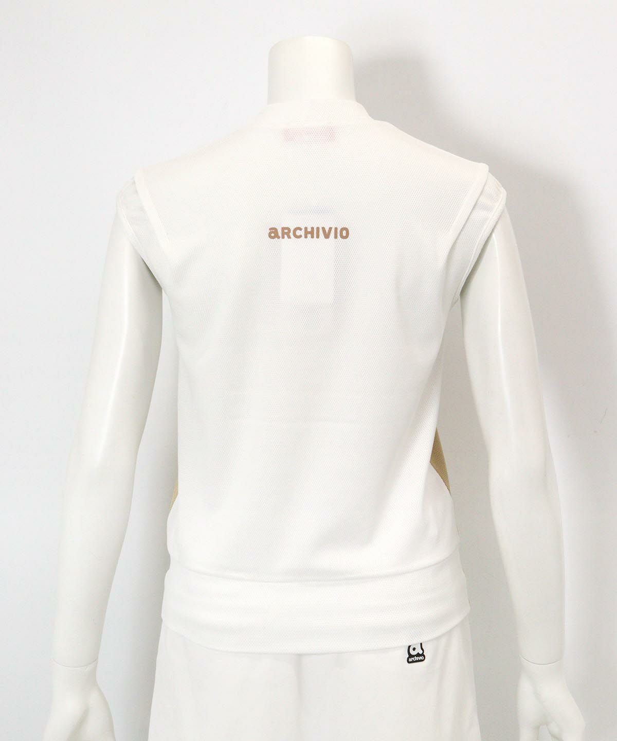 配色ロゴUV速乾ノースリプルオーバー(ベージュ)後ろ