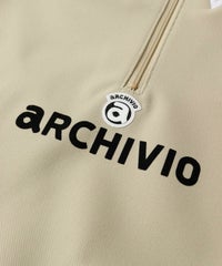 胸元ロゴアップ(ベージュ)