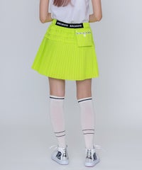 モデル着用画像（ライトグリーン）