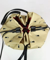 上絞り部分（ベージュ）