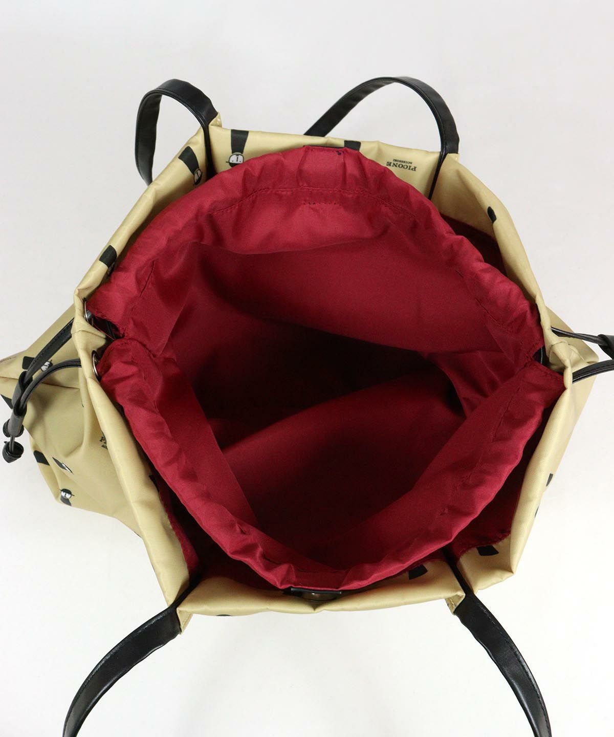 内側部分（ベージュ）