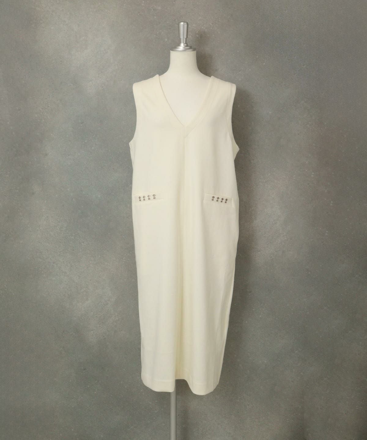 Vネックジャンパースカート（ホワイト）