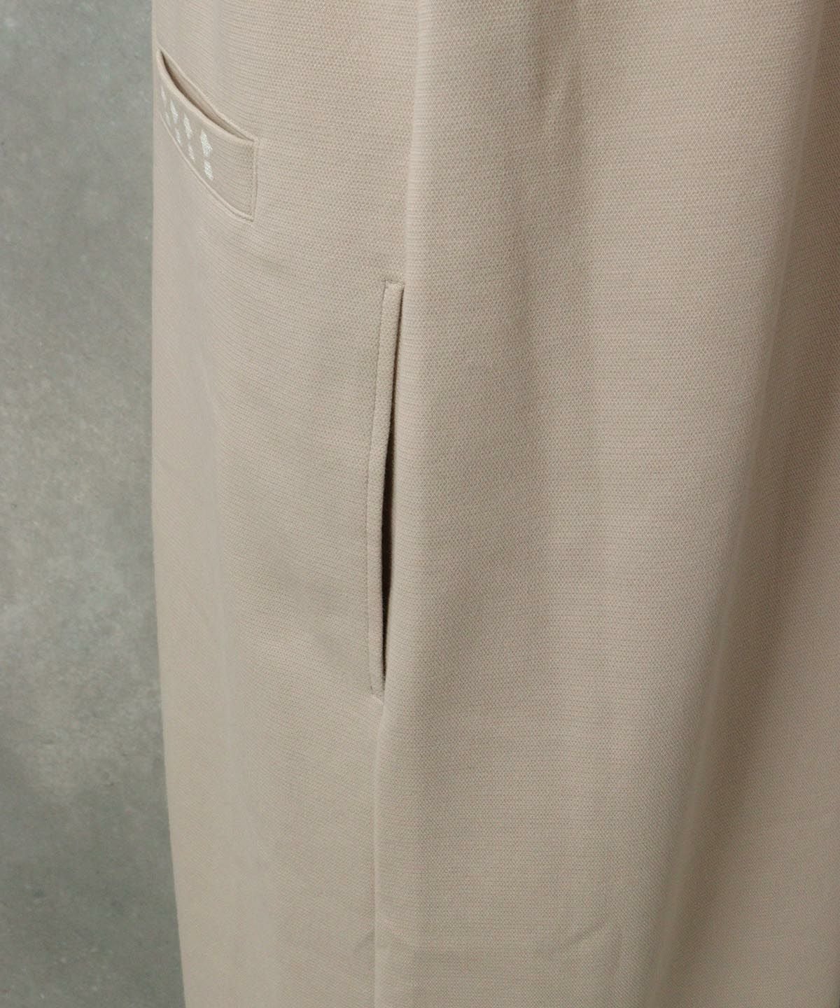 横ポケット部分（ベージュ）
