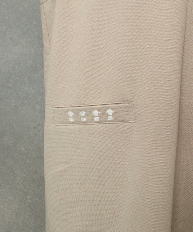 前ポケット部分（ベージュ）