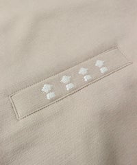 デザイン部分（ベージュ）