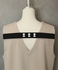 背中デザイン部分（ベージュ）