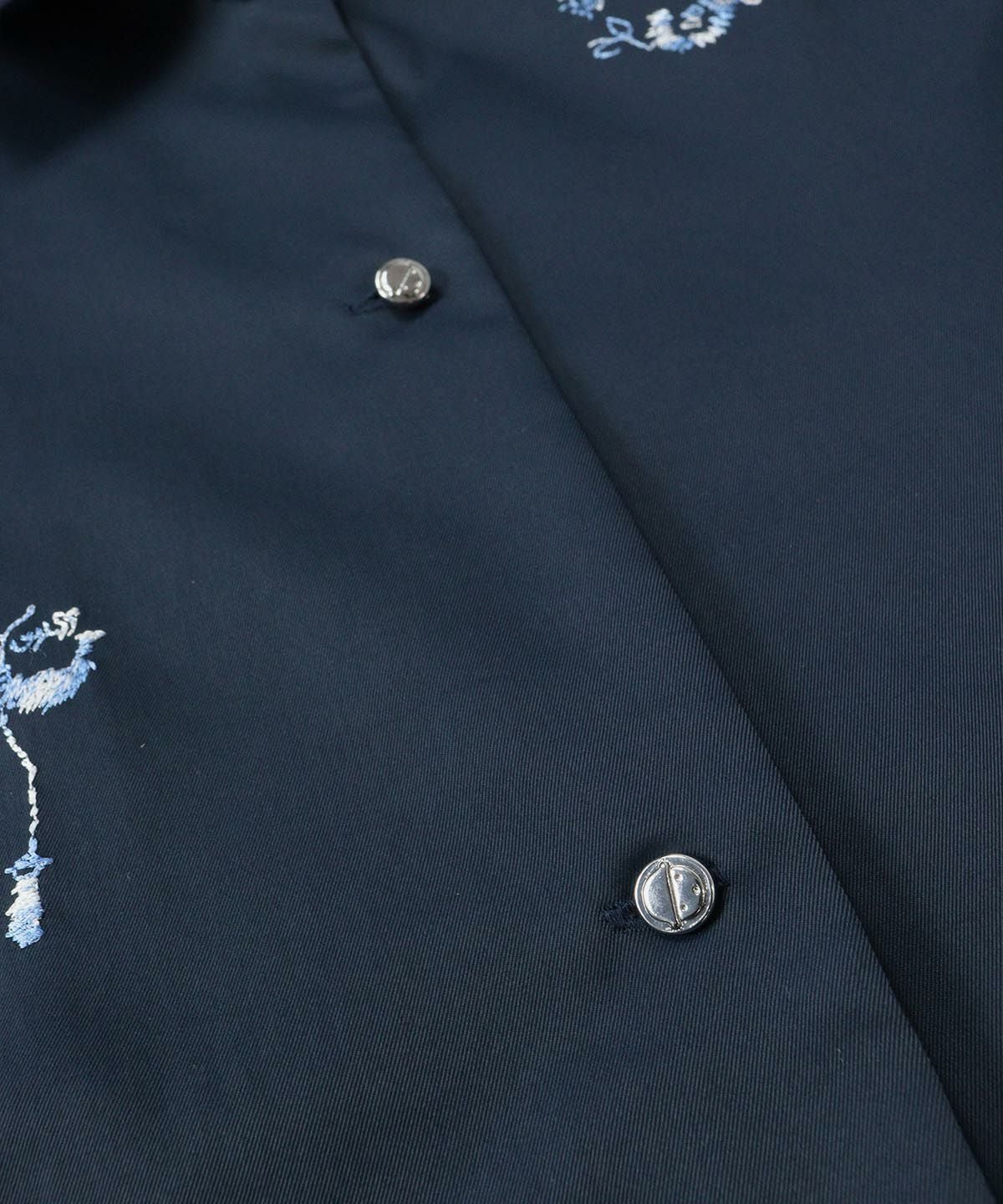 ボタン部分（ネイビー）