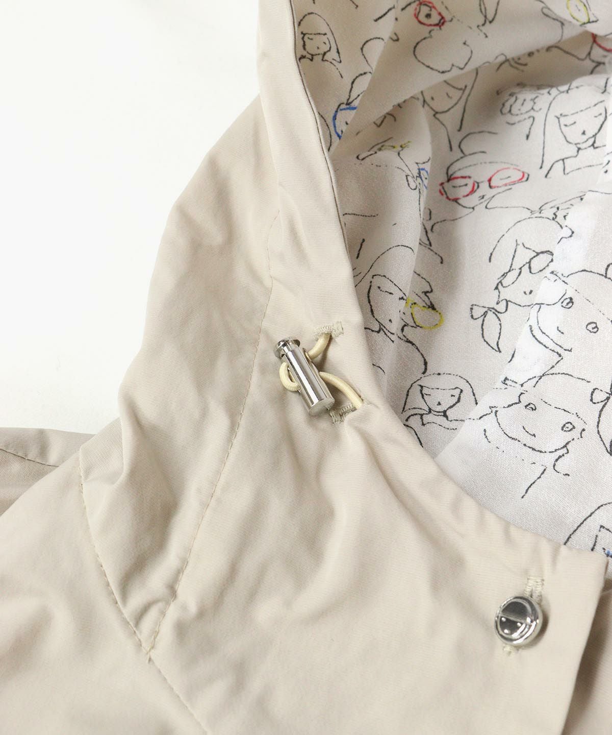 フード絞り部分（ベージュ）