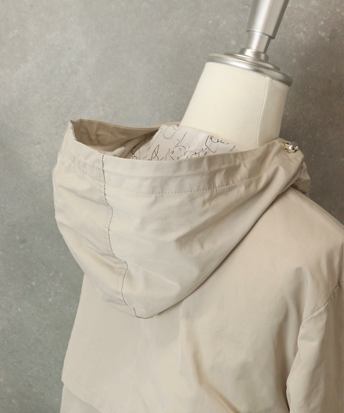 フード後部分（ベージュ）