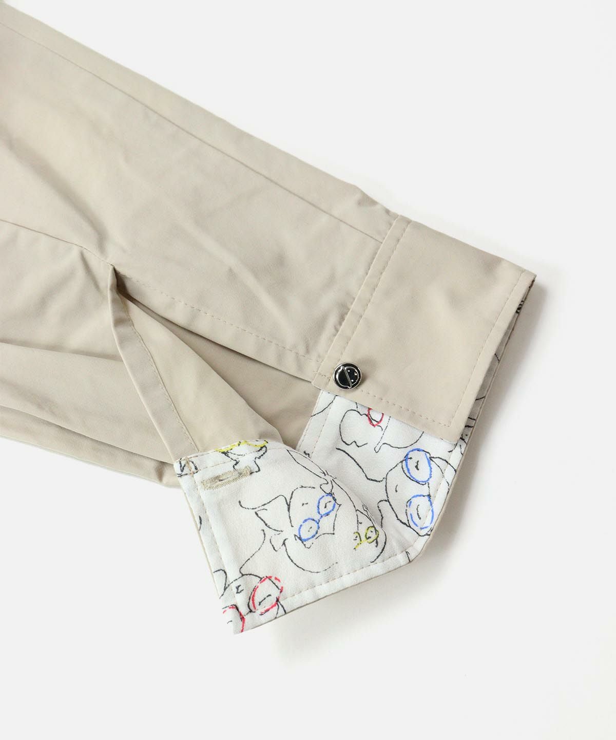 袖口裏地部分（ベージュ）