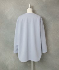 ノーカラージャケット後（ライトブルー）