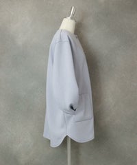 ノーカラージャケット横（ライトブルー）