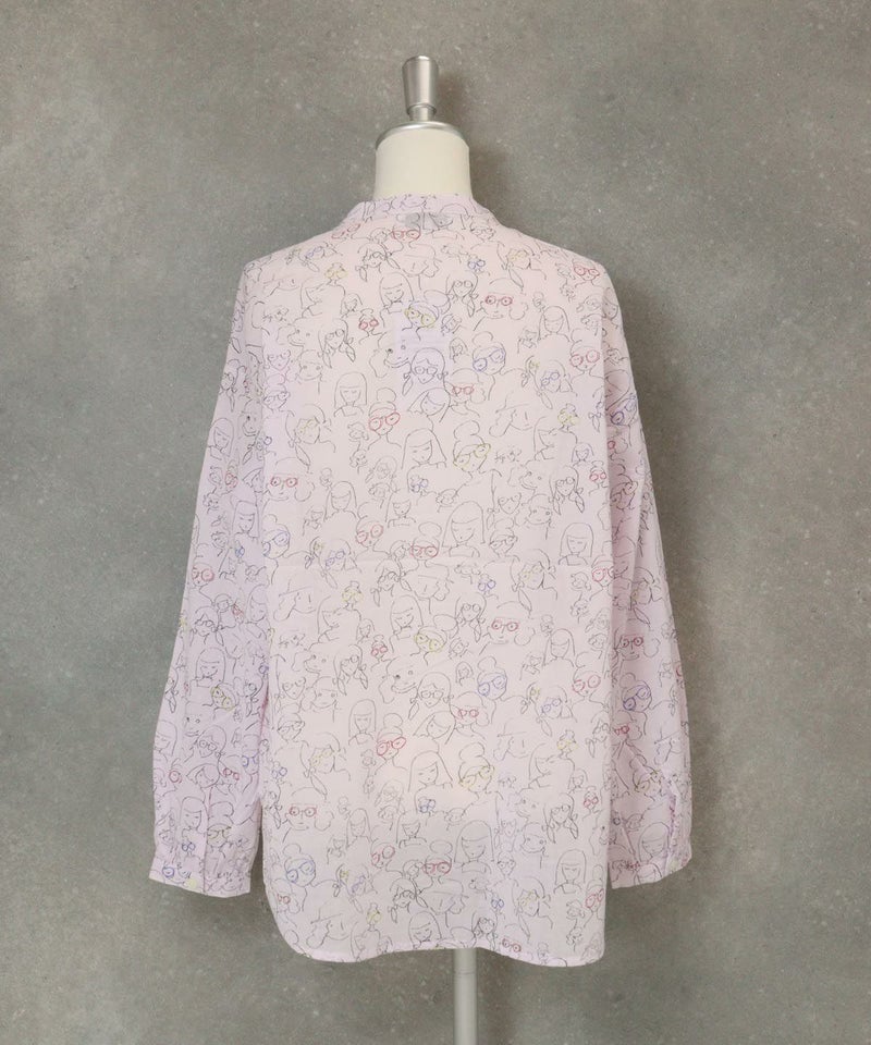 総柄シアーブラウス後（ピンク）