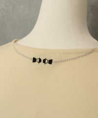 首元後部分（ベージュ）