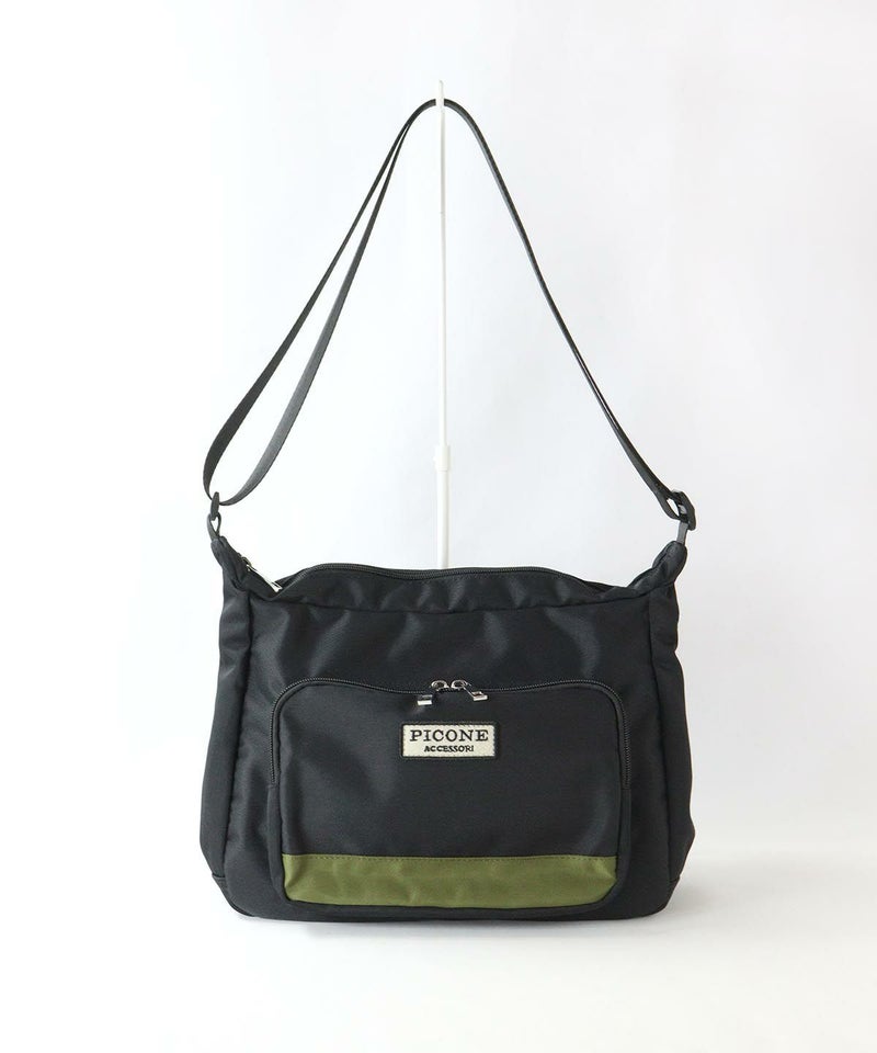 ナイロンショルダーバッグ（ブラック）