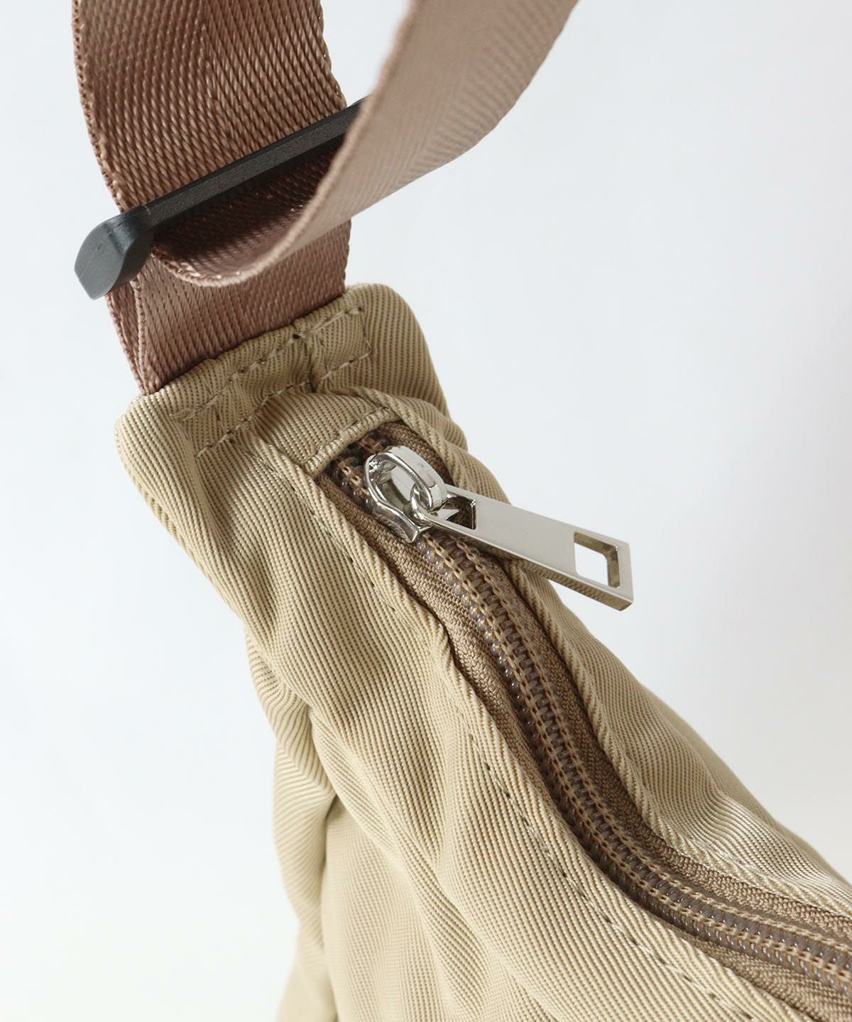 メインファスナー（ベージュ×ブルー）