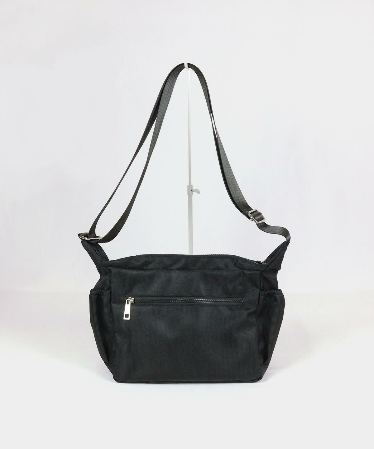 立体ポケットショルダーバッグ 後（ブラック）