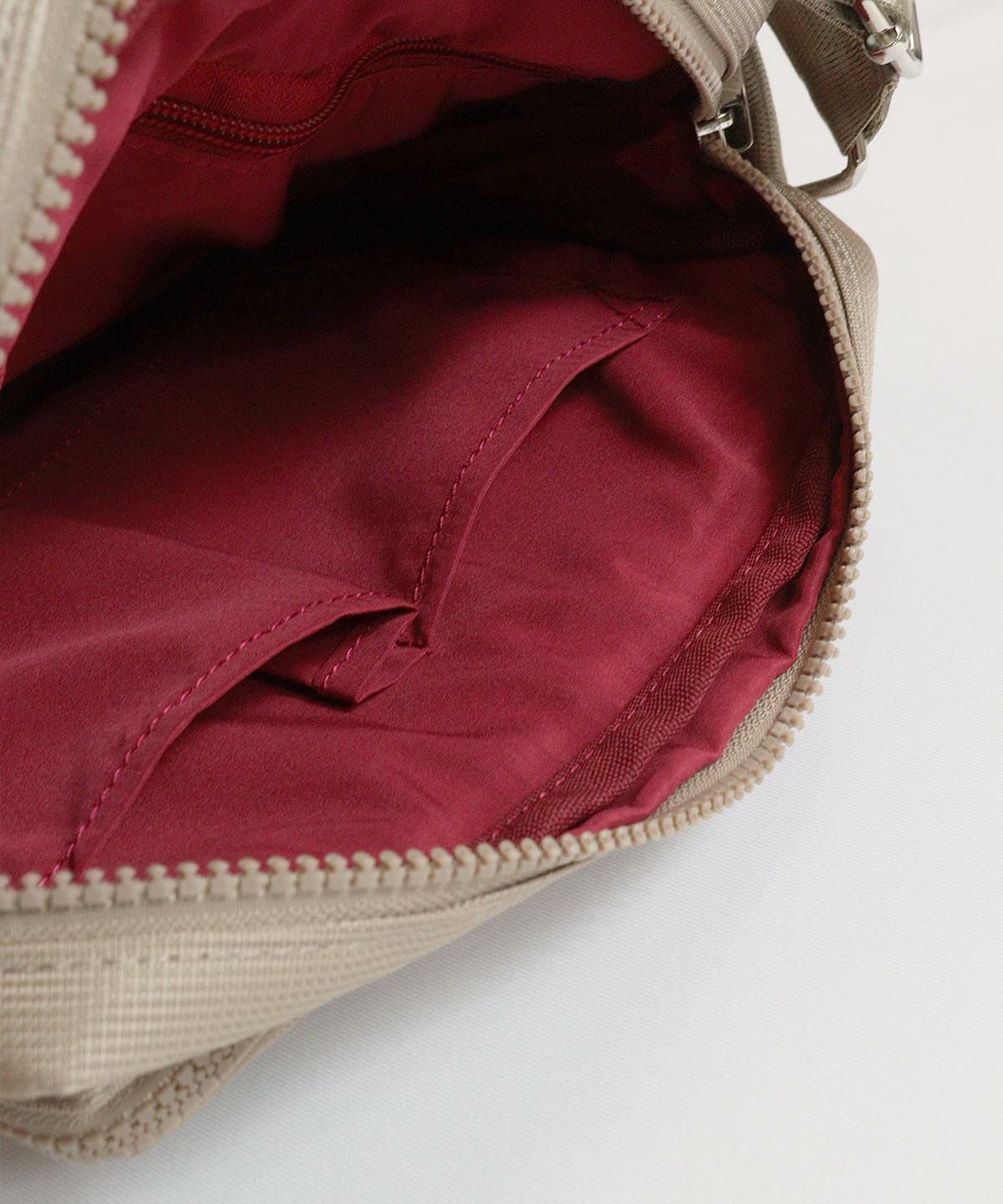 内側仕切りポケット（キャメル）