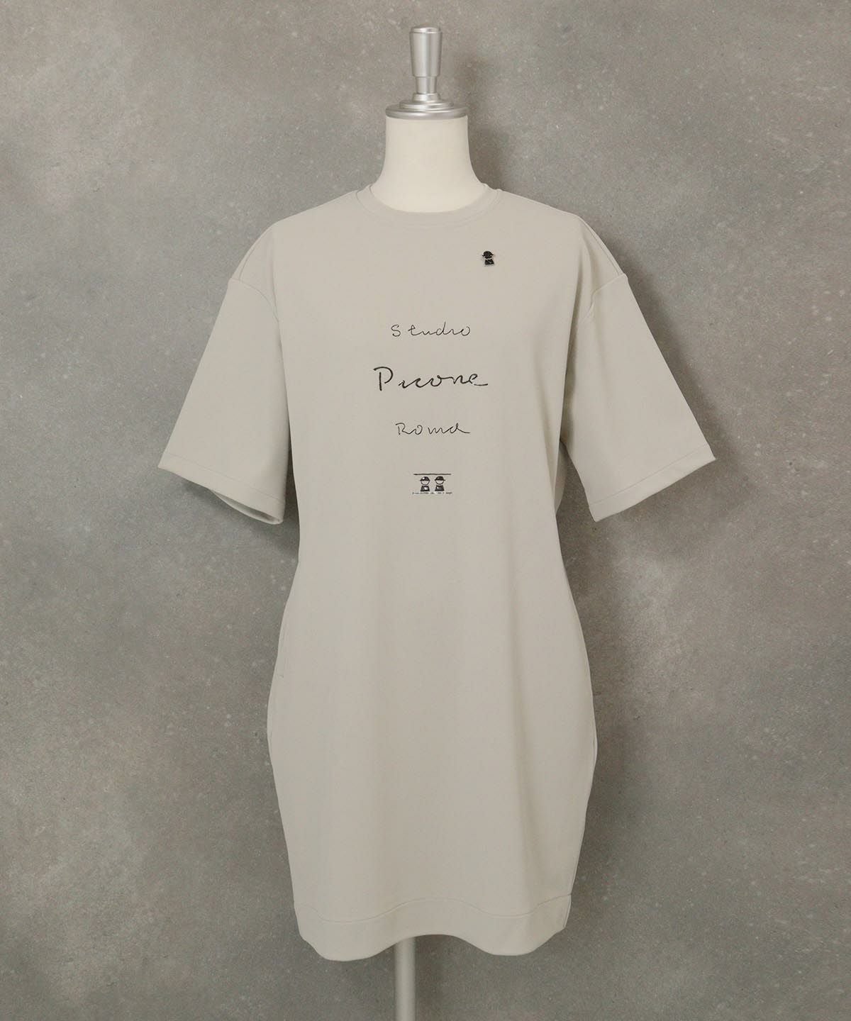 ワードロゴUVワンピース（ライトグレー）