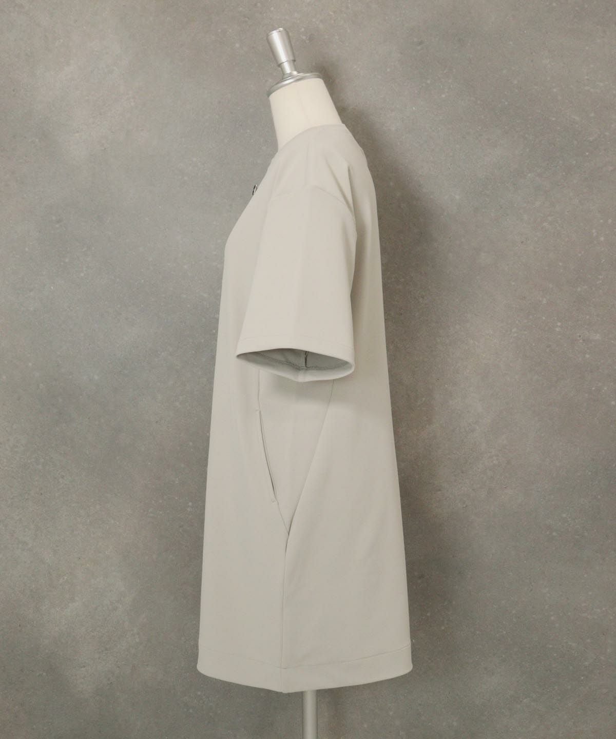 ワードロゴUVワンピース横（ライトグレー）