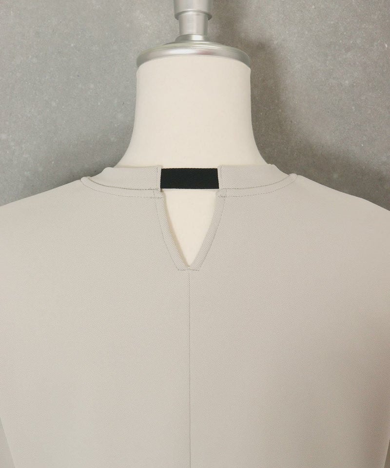 後ろ衿スリット部分（ライトグレー）