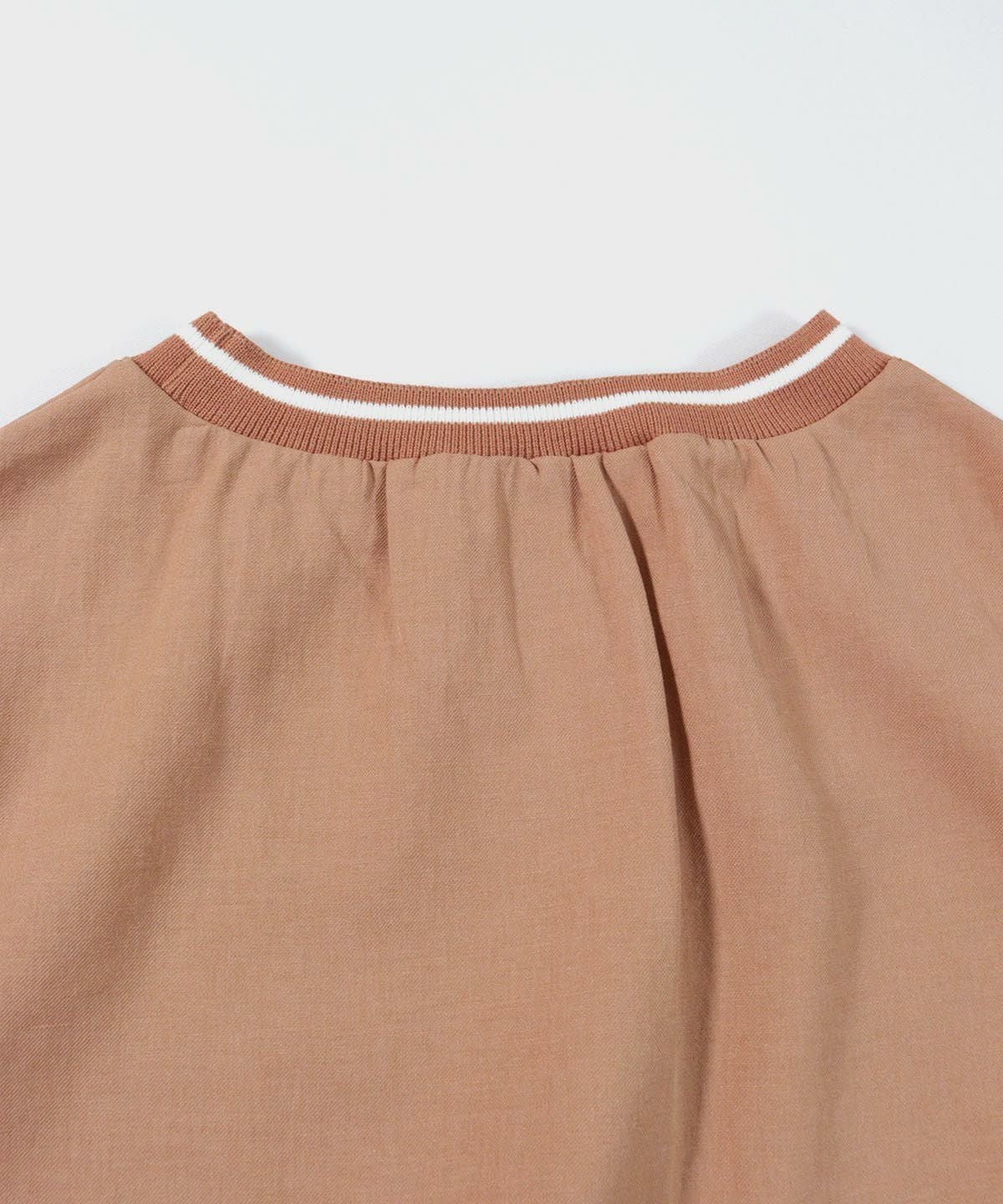 首元後ろ(キャメル)