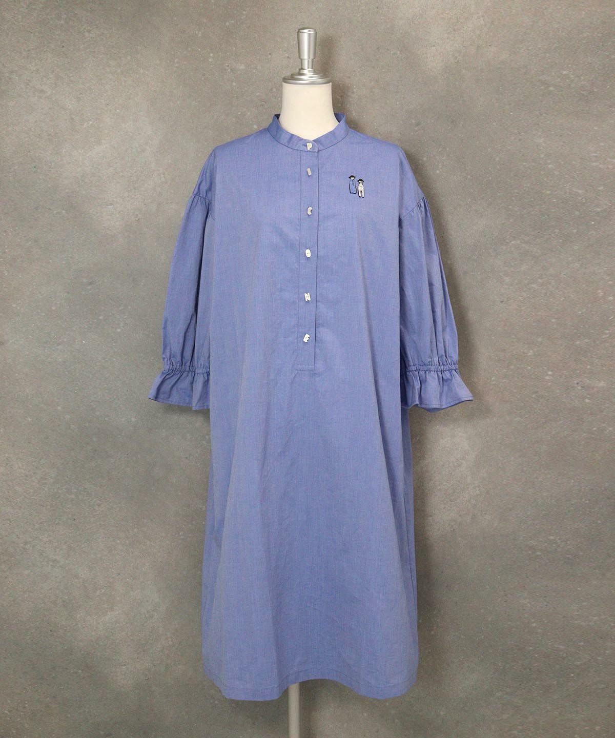 ビーズ刺繍バンドカラーワンピース（ライトブルー）