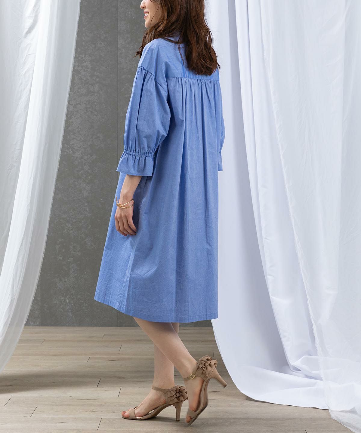 モデル着用画像（ライトブルー）