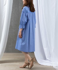 モデル着用画像（ライトブルー）