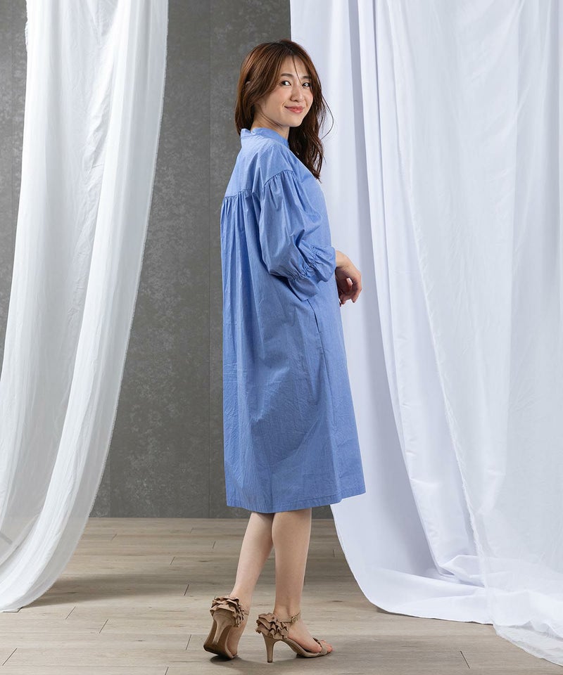 モデル着用画像（ライトブルー）