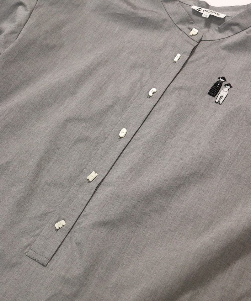 胸元ボタン部分（グレー）