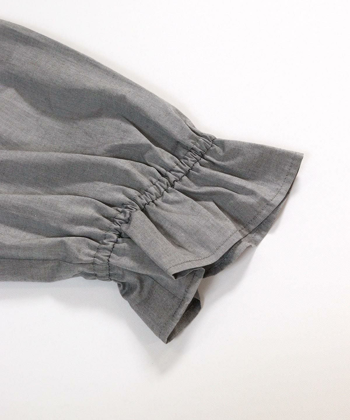 袖口部分（グレー）