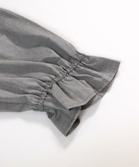 袖口部分（グレー）