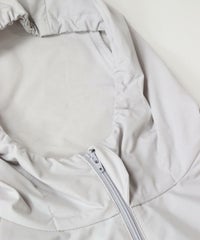 フード部分（ライトグレー）