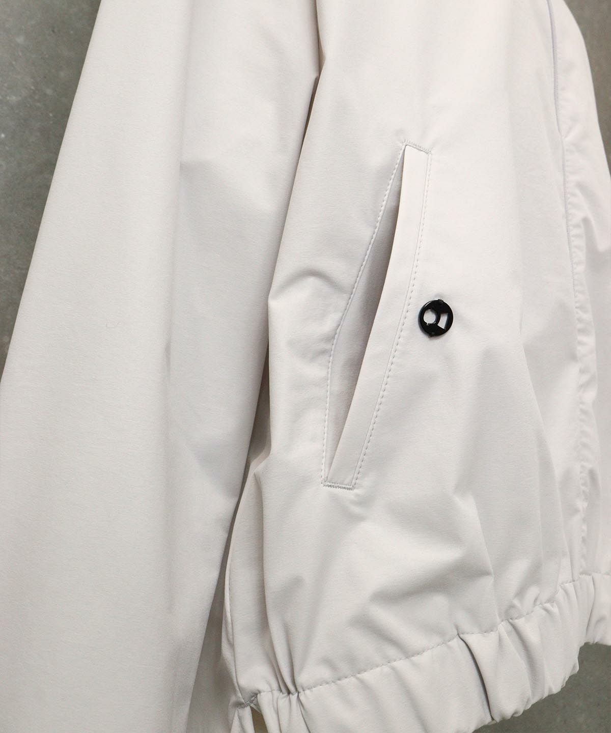 ポケット（ライトグレー）