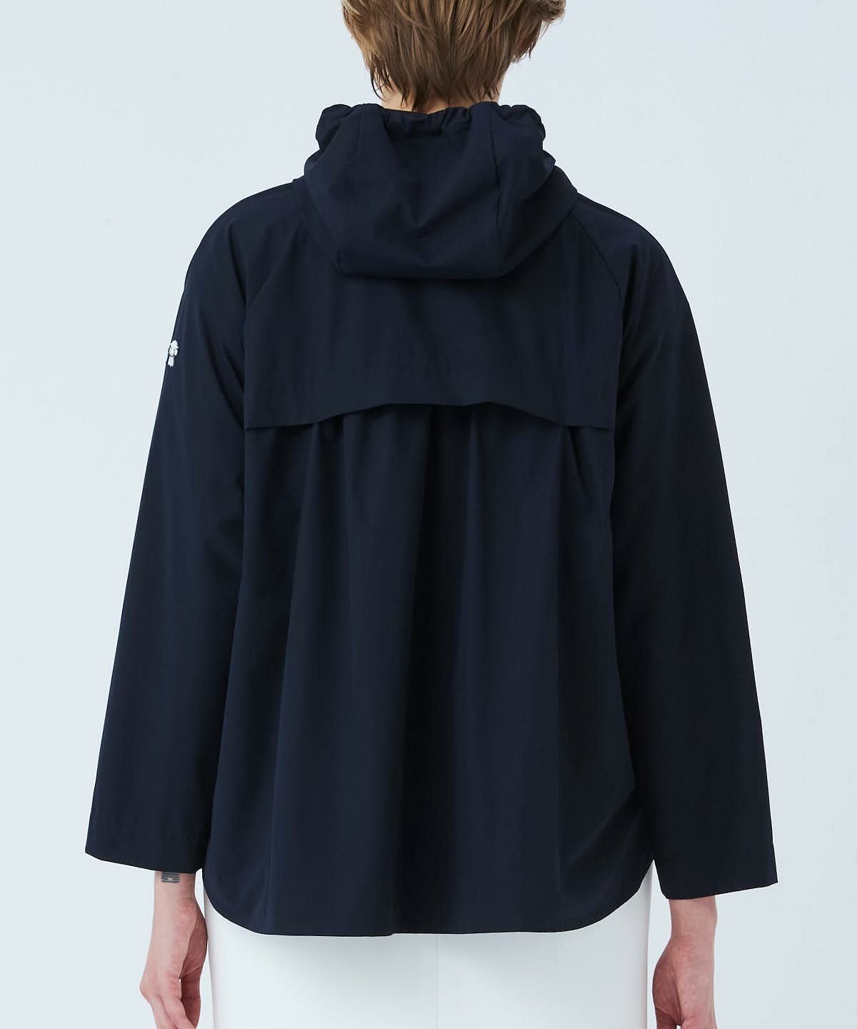 モデル着用画像（ネイビー）