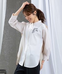 モデル着用画像（ホワイト×ベージュ）