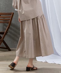 モデル着用画像（キャメル）