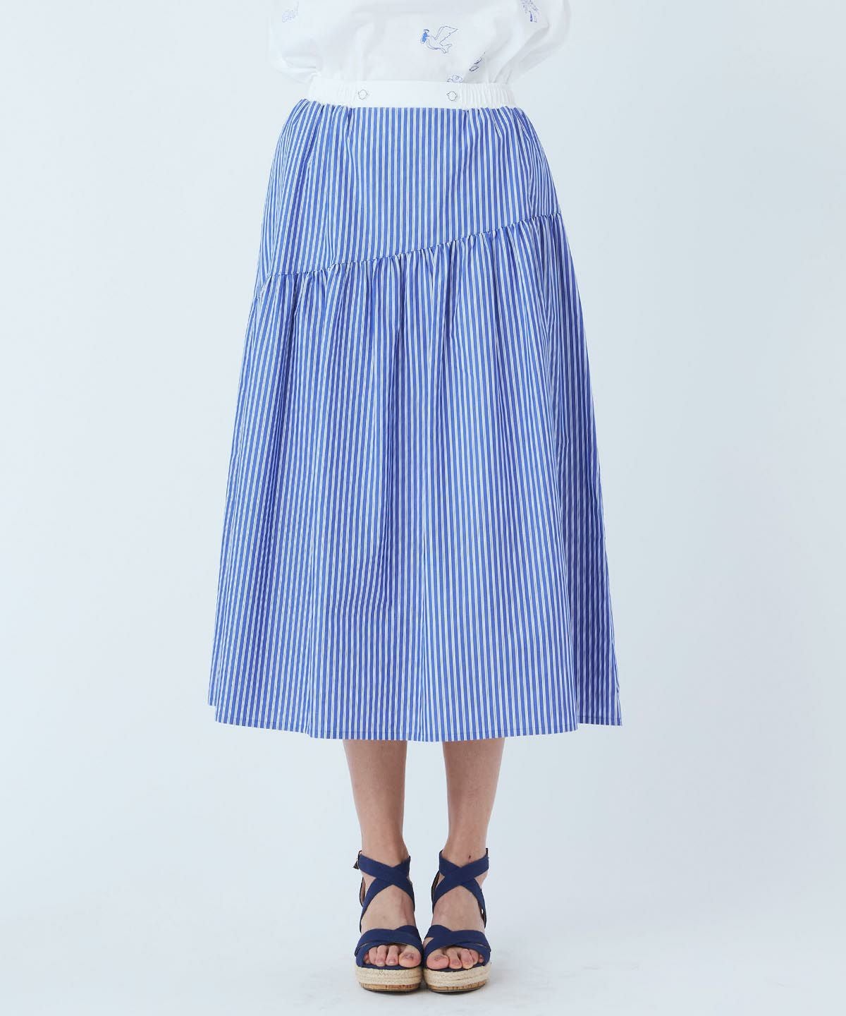 モデル着用画像（ブルー）