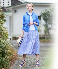 モデル着用画像（ブルー）