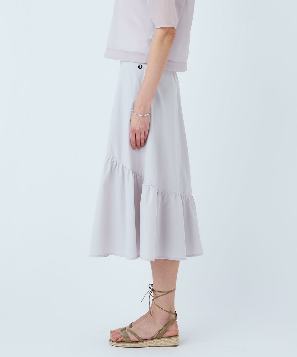 モデル着用画像（ライトグレー）