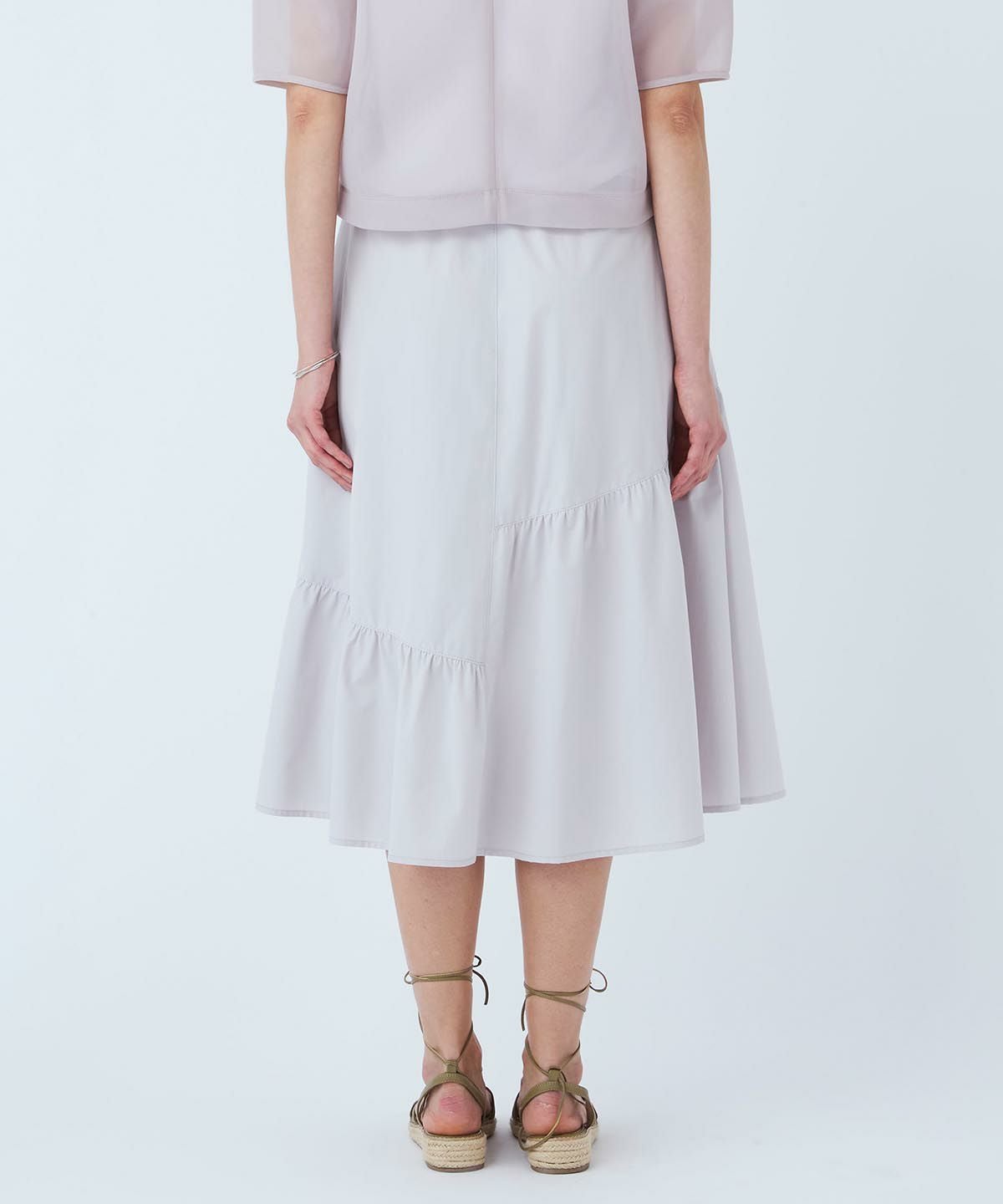 モデル着用画像（ライトグレー）