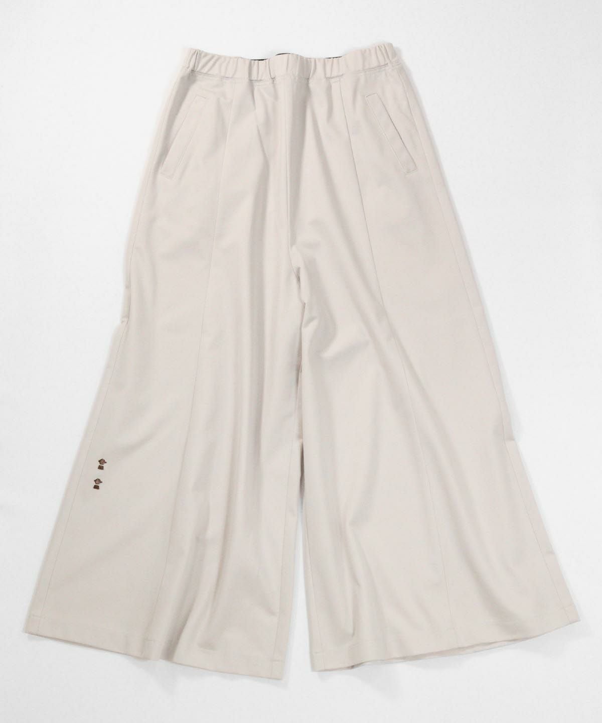 ワイドレッグパンツ後（ベージュ）
