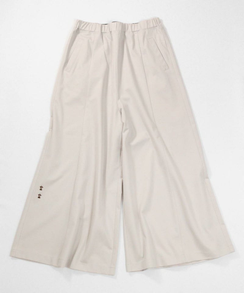 ワイドレッグパンツ後（ベージュ）