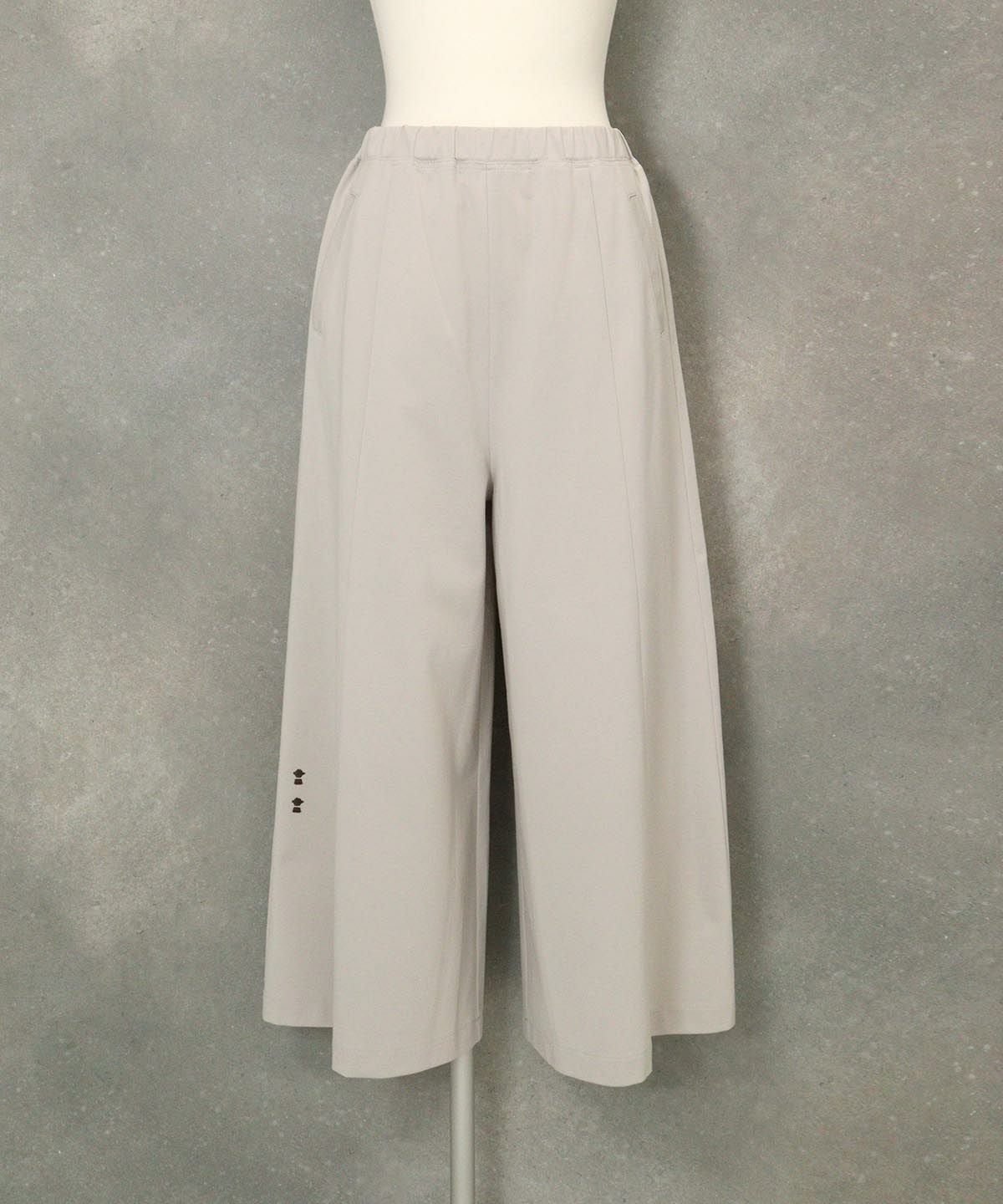 ワイドレッグパンツ（ベージュ）