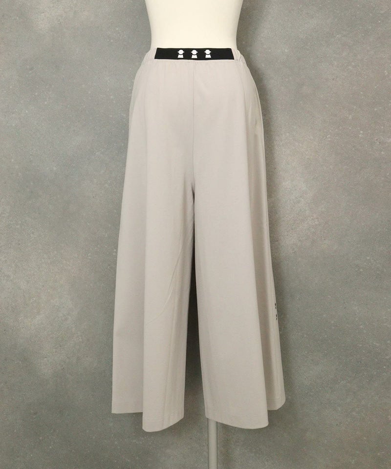 ワイドレッグパンツ後（ベージュ）