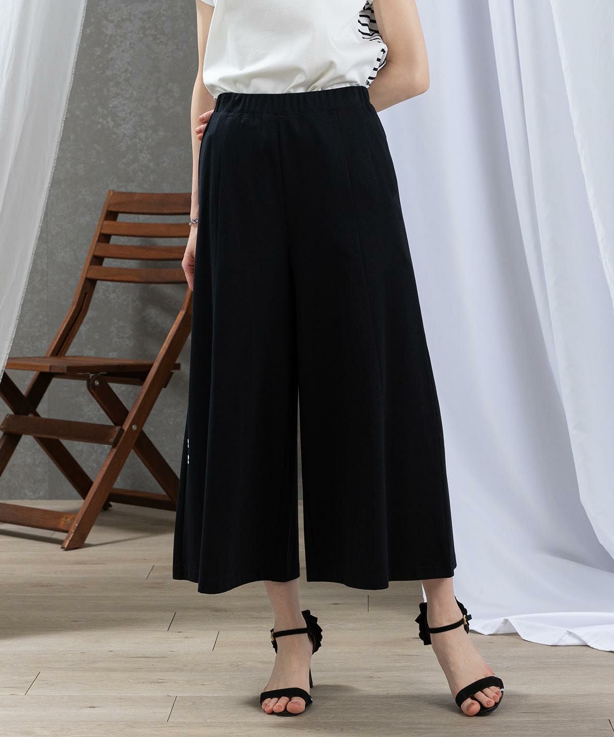 モデル着用画像（ブラック）